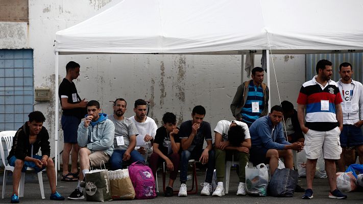 Telediario 1 - El imposible milagro de encontrar más supervivientes del naufragio en Grecia