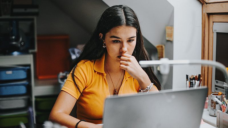 Después de superar la EBAU, muchos universitarios buscan piso en las ciudades donde van a estudiar, lo que supone un reto porque el mercado del alquiler ha subido un 9,4%, según Idealista.