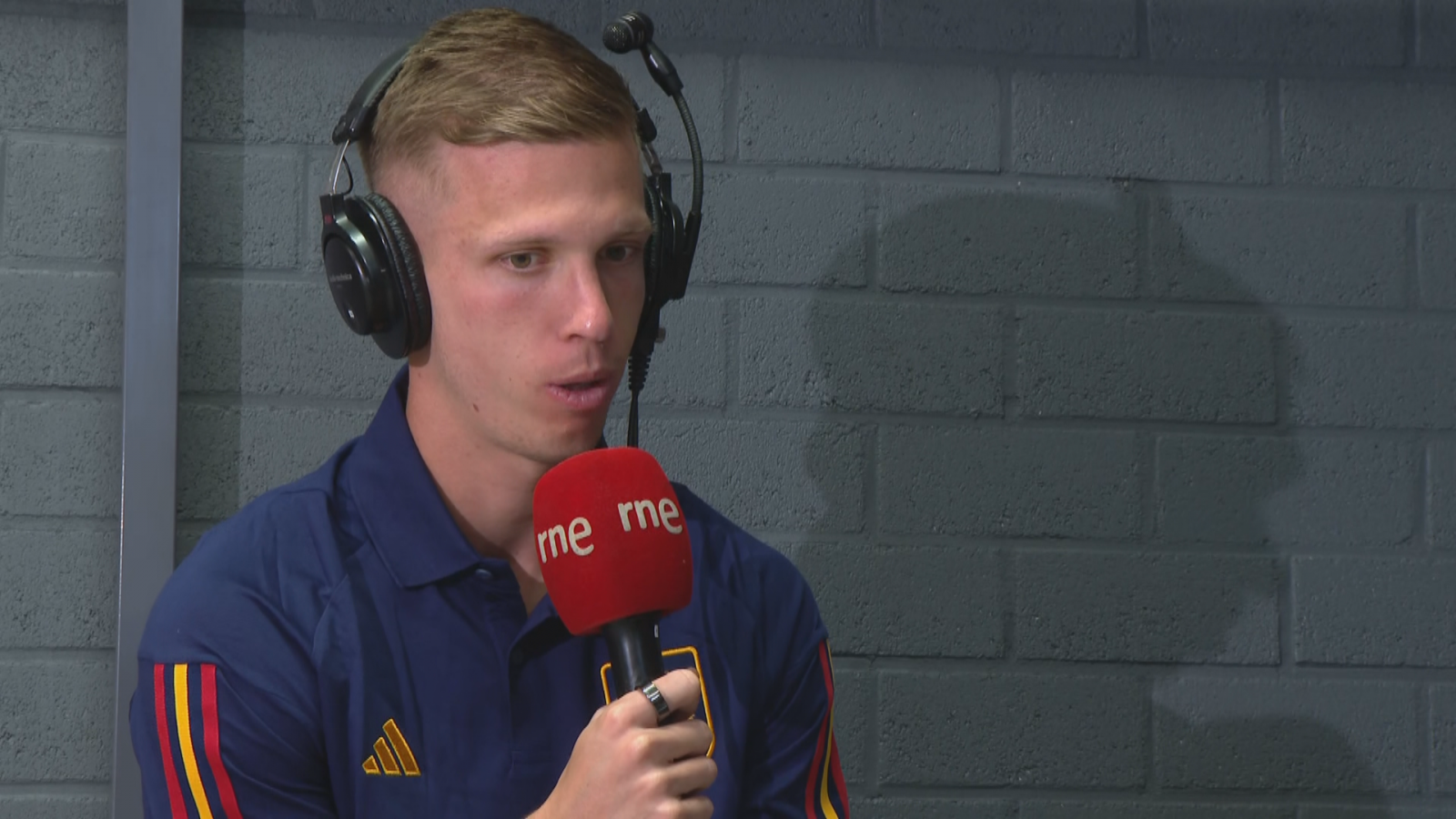 Dani Olmo: "Estamos en la selección y estamos obligados a ganar"