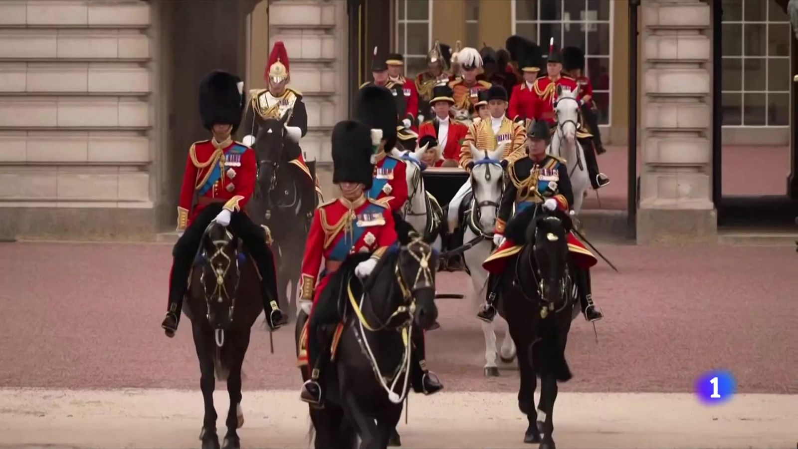 Trooping the Colour: primer desfile del rey Carlos III de Inglaterra sin Isabel II -RTVE.es