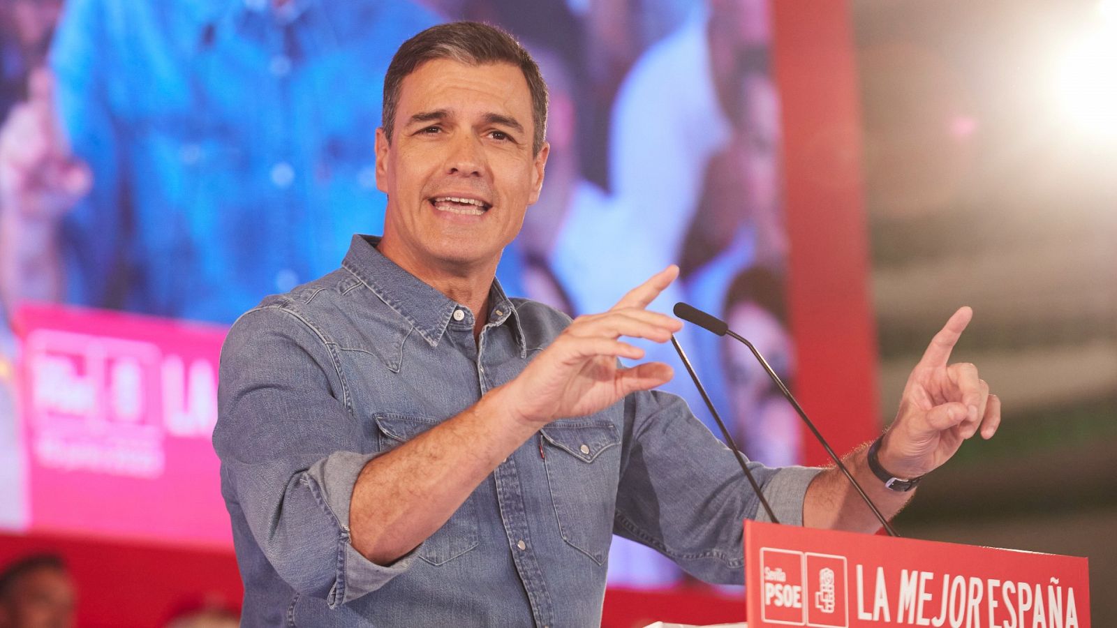 Sánchez llama a la movilización de la izquierda para evitar "el papelón de tener un Gobierno del PP con Vox"