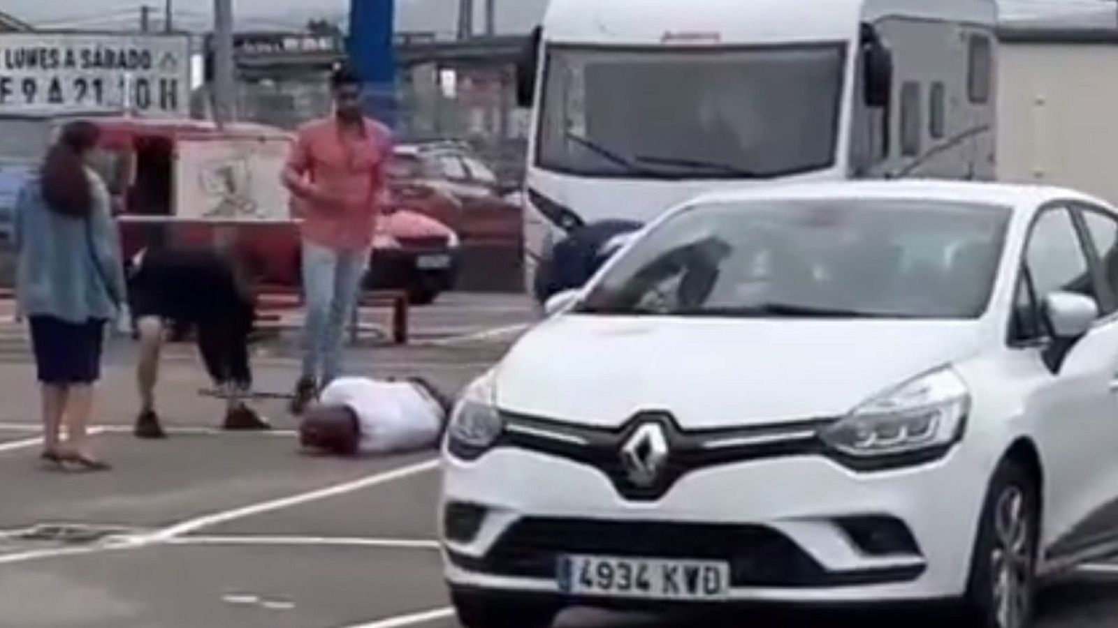 Un vigilante de seguridad sufre una brutal paliza en Laredo, Cantabria