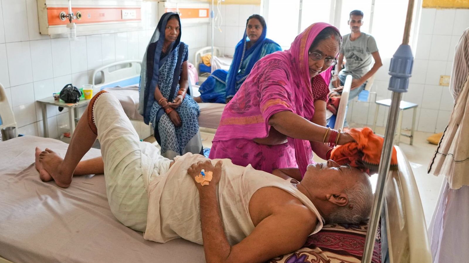 Los hospitales colapsados por la ola de calor que sufre la India
