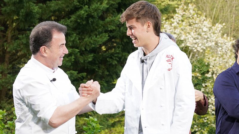 Alex consigue la segunda chaquetilla de MasterChef 11