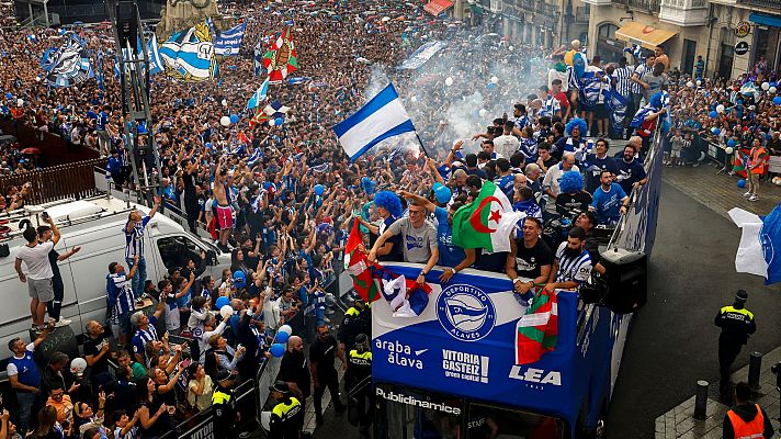 Vitoria celebra el ascenso del Alavés a Primera     