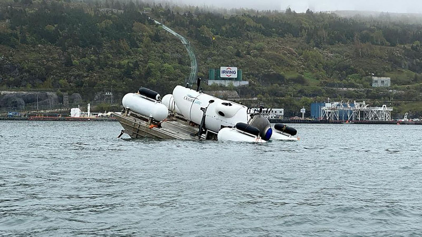 Buscan un submarino turístico que visitaba el Titanic