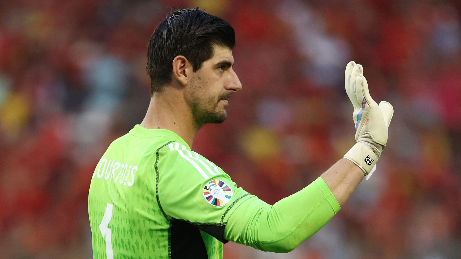 Tedesco acusa a Courtois de abandonar la concentración "por no llevar el brazalete de capitán" - ver video