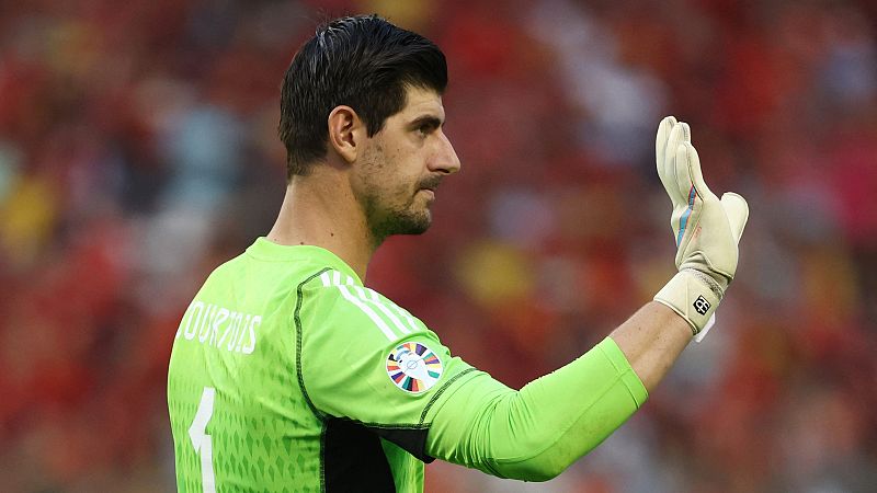 Tedesco acusa a Courtois de abandonar la concentración "por no llevar el brazalete de capitán" - ver video