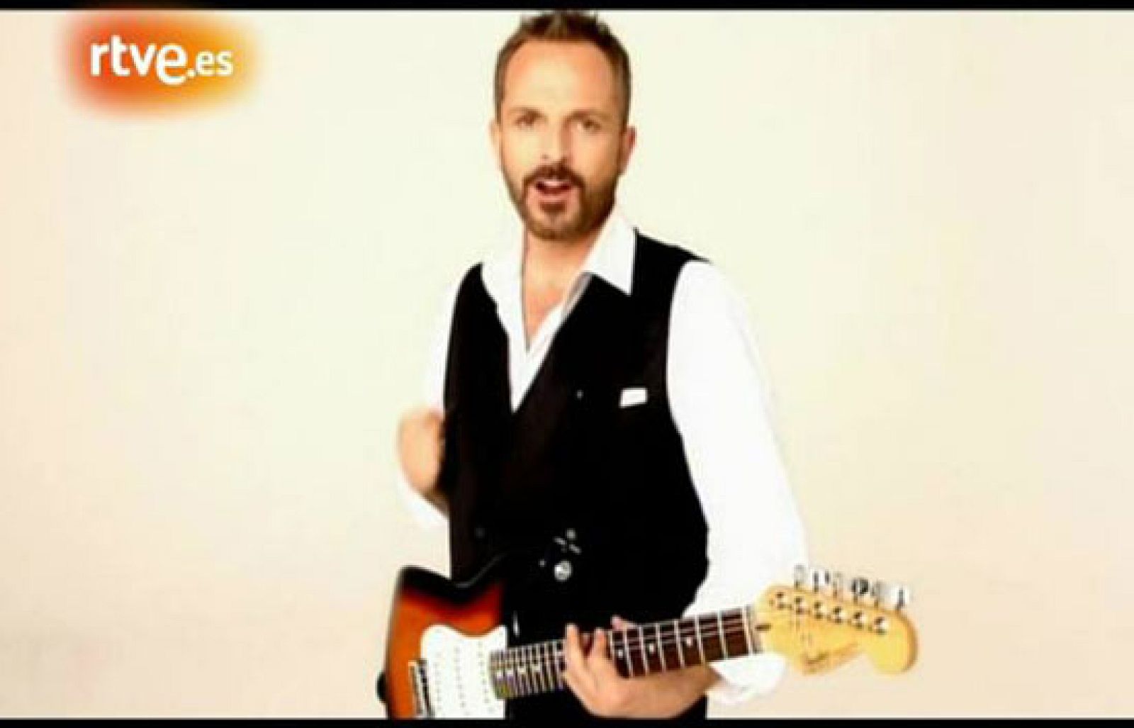 Miguel Bosé vuelve a "la pasarela musical' | Ver