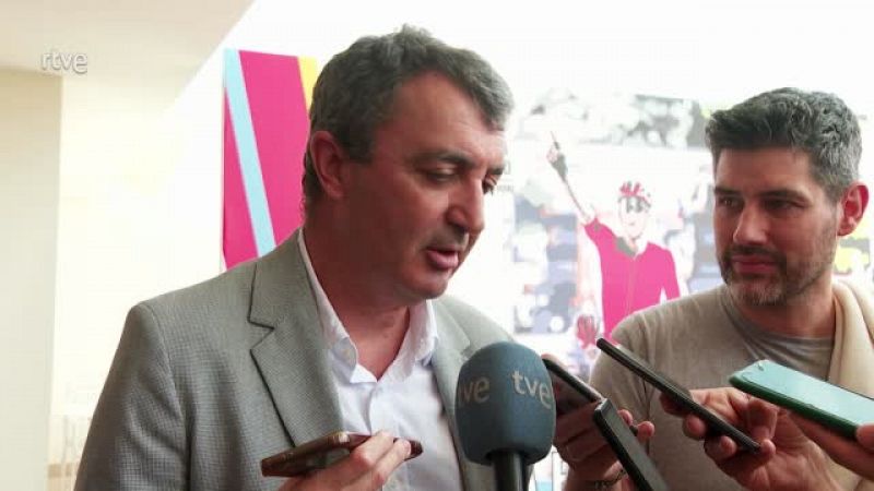 Javier Guillén: "Roglic es uno de los corredores más importantes de la historia" 