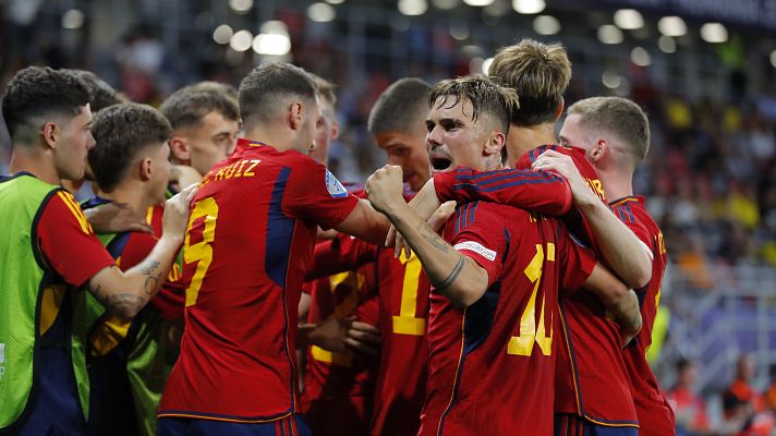Fútbol - España vence sin sobresaltos a Rumanía en su debut en el Europeo