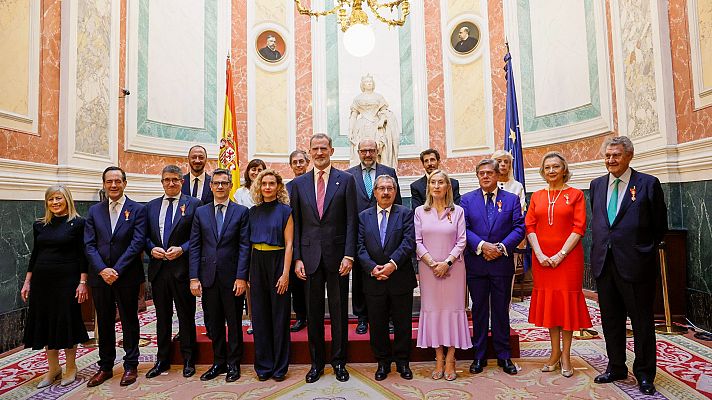 Telediario 2 - El Congreso homenajea a los expresidentes de las Cortes
