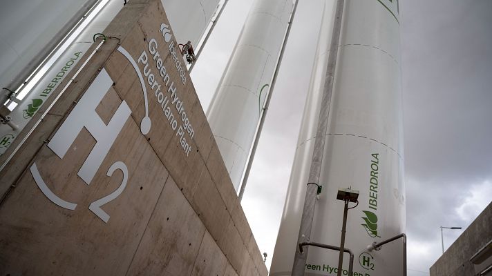 Telediario 2 - La guerra de Ucrania acelera la carrera por el hidrógeno verde en Europa