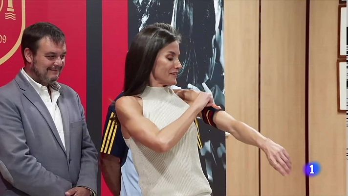 Telediario 1 - La reina Letizia despide a la selección: "Os lleváis a tierras lejanas el cariño de España"