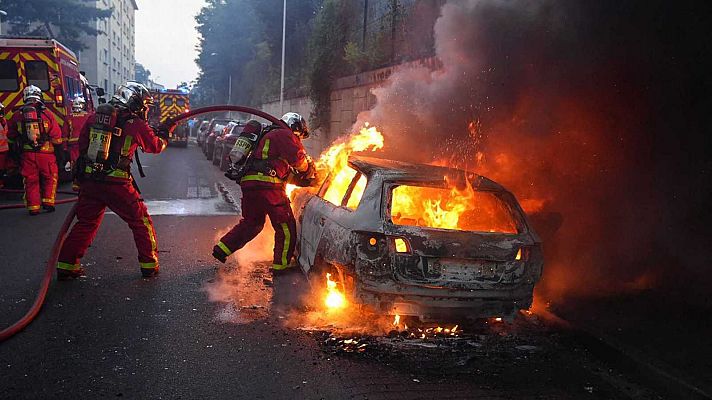 Telediario Matinal - Violentos disturbios en Nanterre tras las protestas por la muerte de un adolescente a manos de la Policía