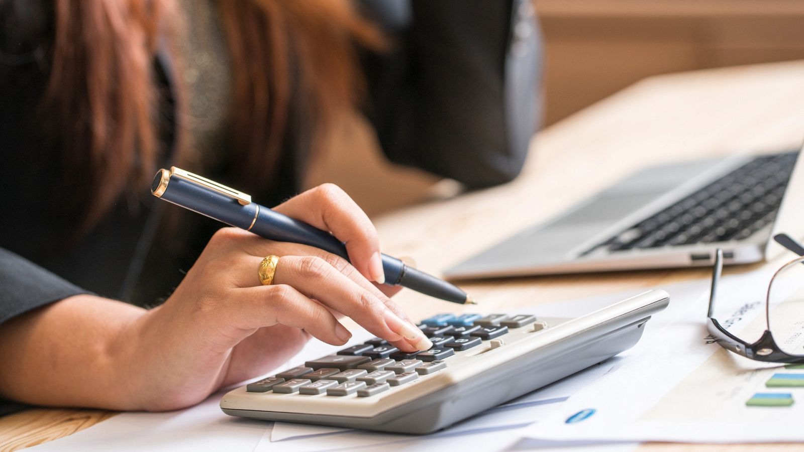 ¿Está tardando en llegarte la devolución de la Renta?: las razones que puede haber tras el retraso