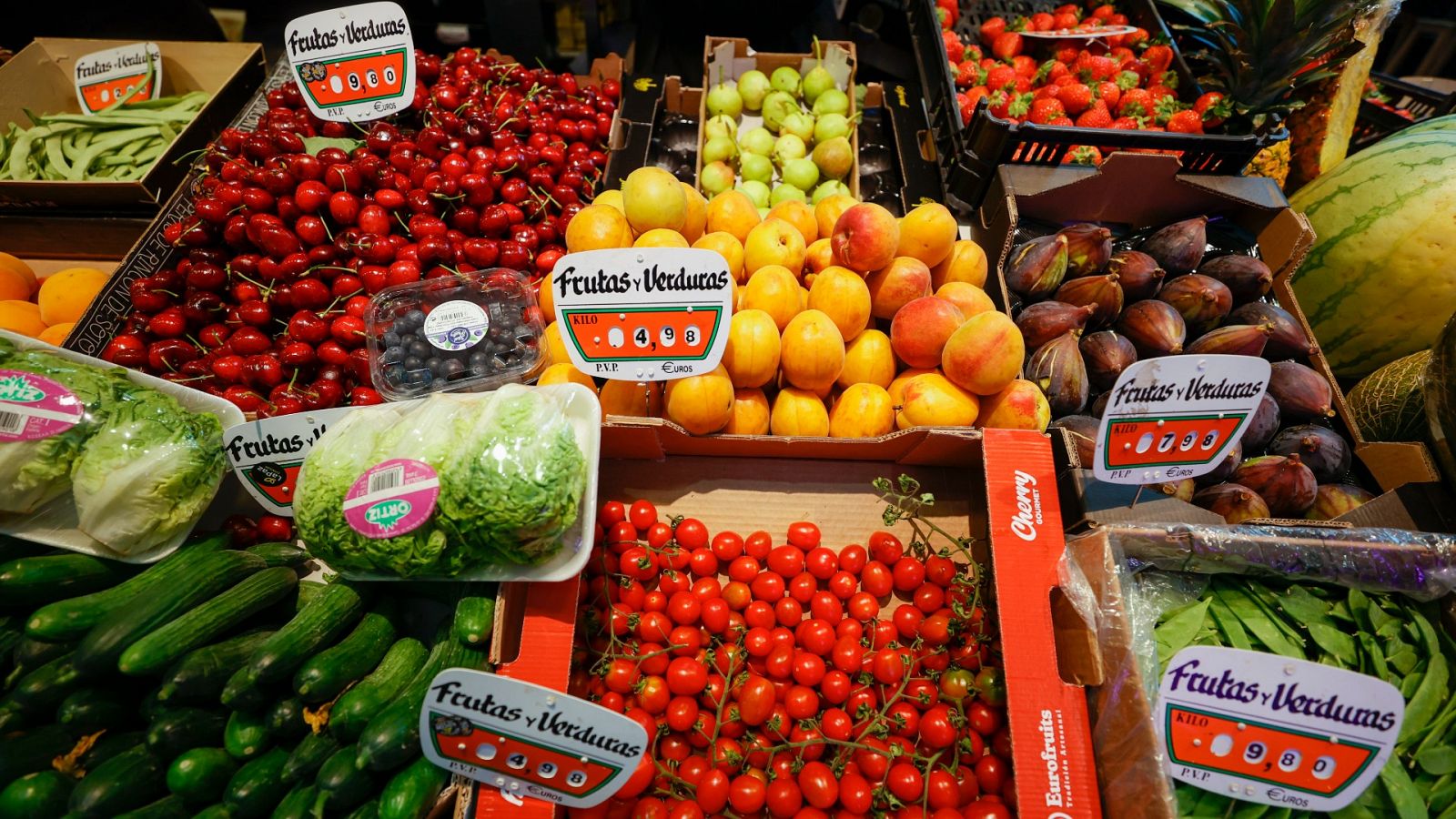 Los españoles gastaron en alimentación un 2,7% más en 2022 por la inflación