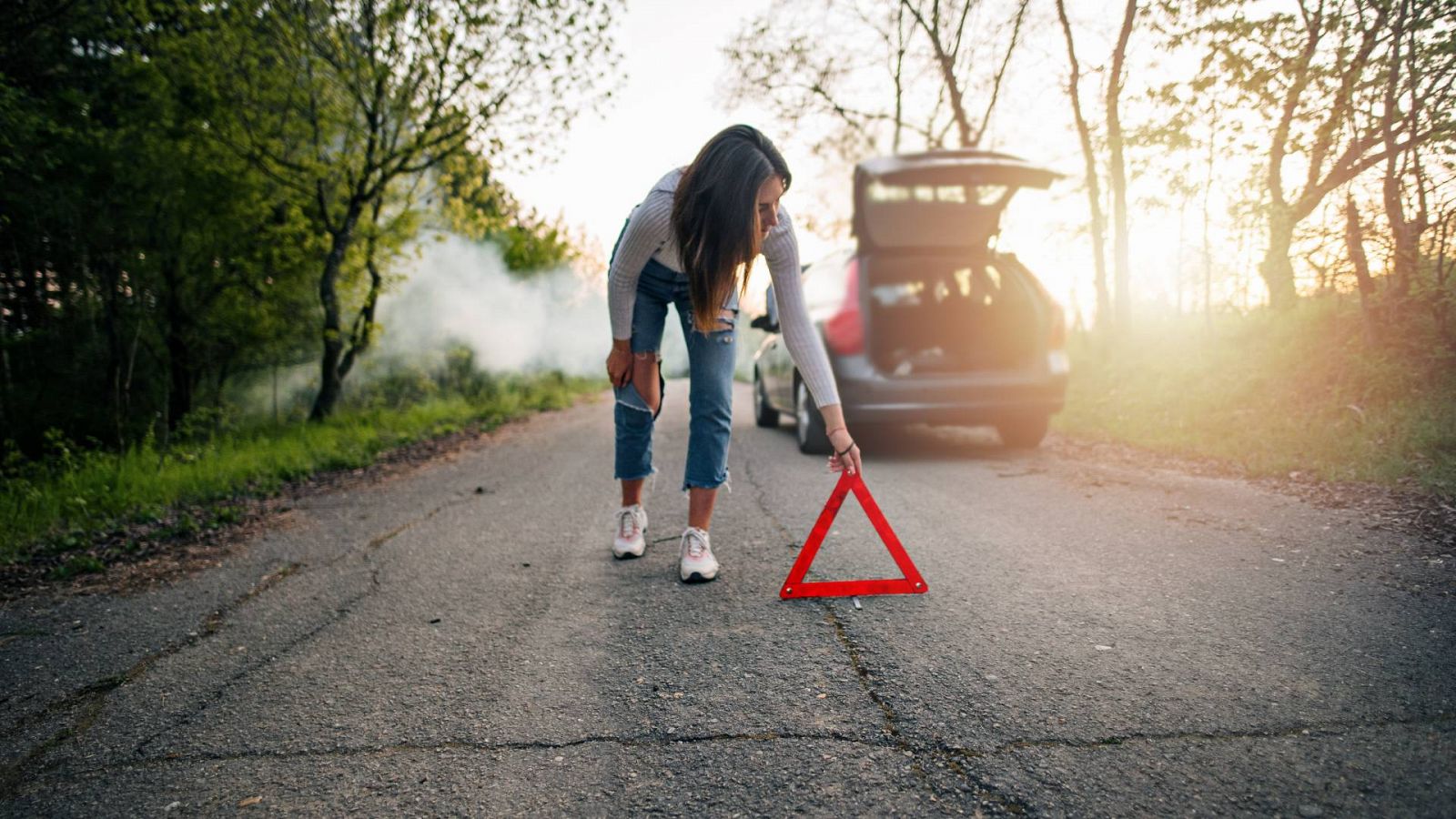 Adiós al uso de triángulos en autopista o autovía: qué debes hacer