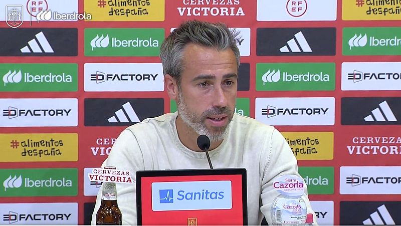 Vilda: "Seguimos con las mismas capitanas, pero tambi�n tenemos jugadoras con liderazgo como Alexia o Irene Paredes"