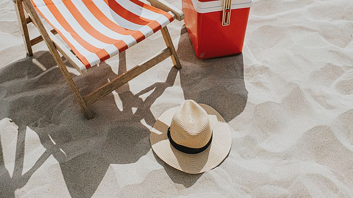 Telediario 1 - Empiezan las vacaciones de verano: consejos para desconectar