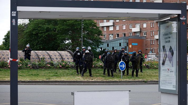 Francia prohíbe la circulación de autobuses y tranvías por la noche por las protestas