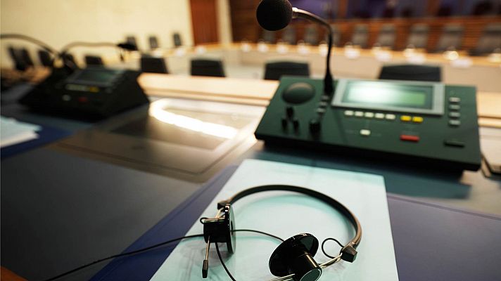 Telediario Fin de Semana - Los intérpretes se preparan para traducir a grandes dirigentes europeos en la presidencia española del Consejo de la UE