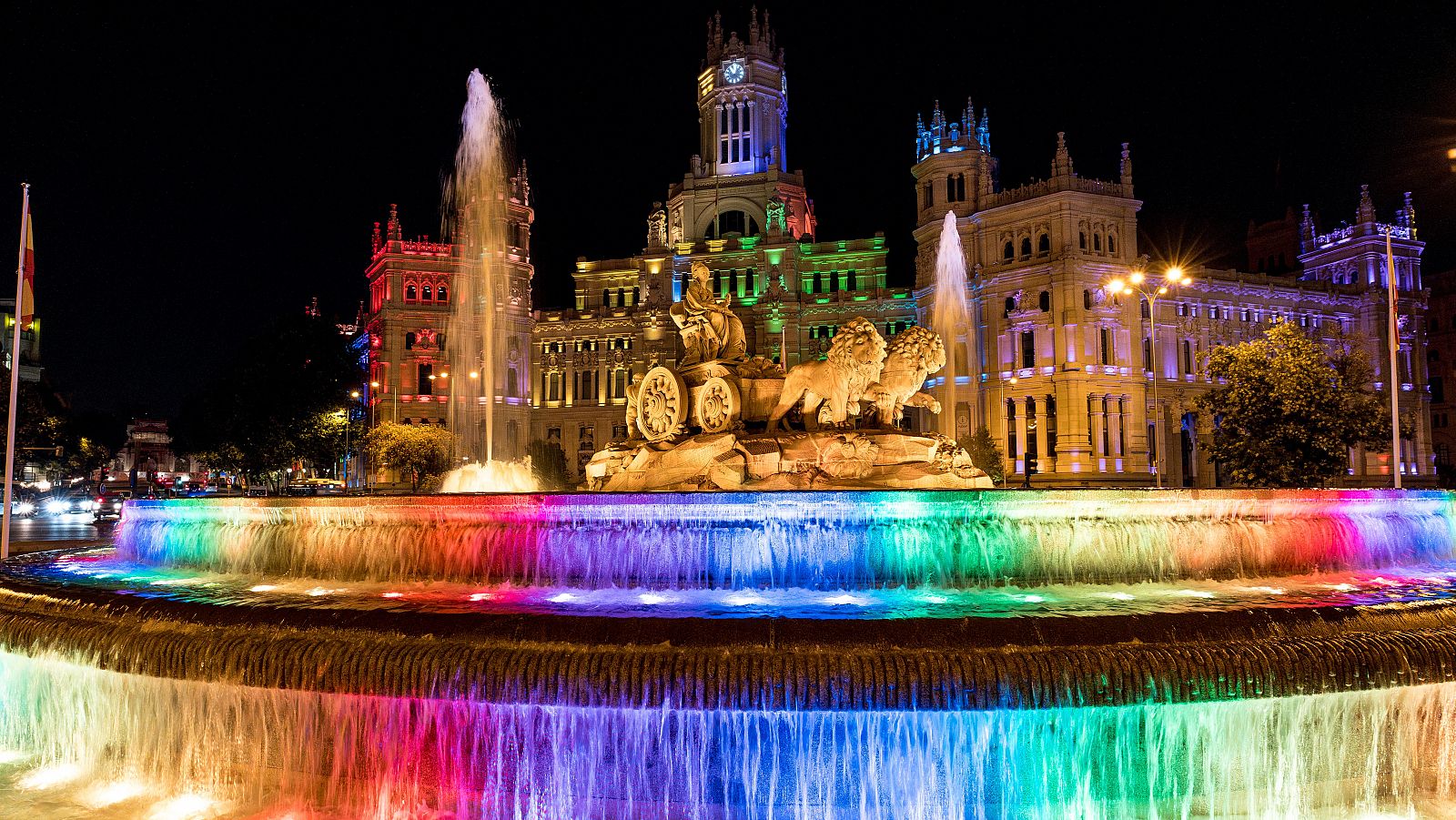 Miembros del colectivo LGTBIQ+ de la España rural se desplazan para participar en los actos del Orgullo