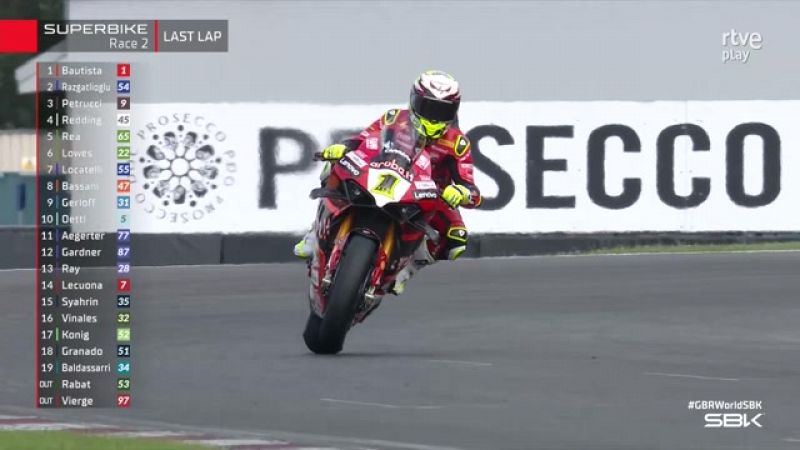 Bautista gana la segunda carrera en Donington Park