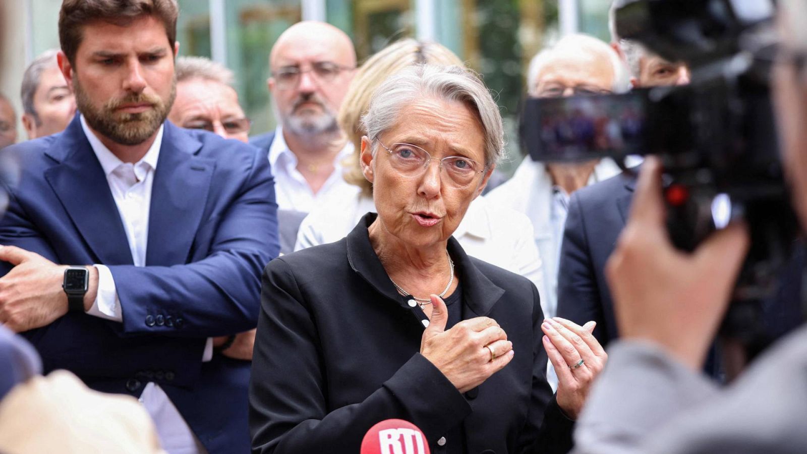 Borne asegura que está "conmocionada" por la extrema violencia de los últimos días en Francia