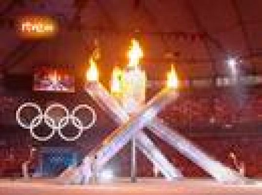  - El fuego olímpico llega al pebetero