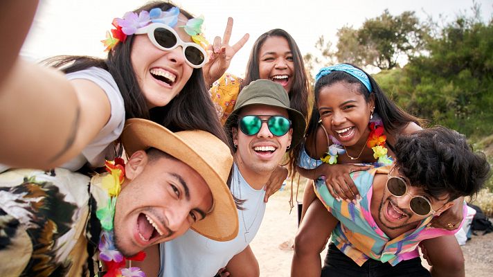 Telediario 1 - De la hiperconexión al disfrute de perderse cosas