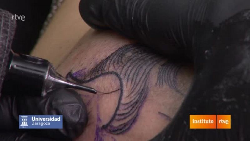 El arte de tatuarse historias en la piel