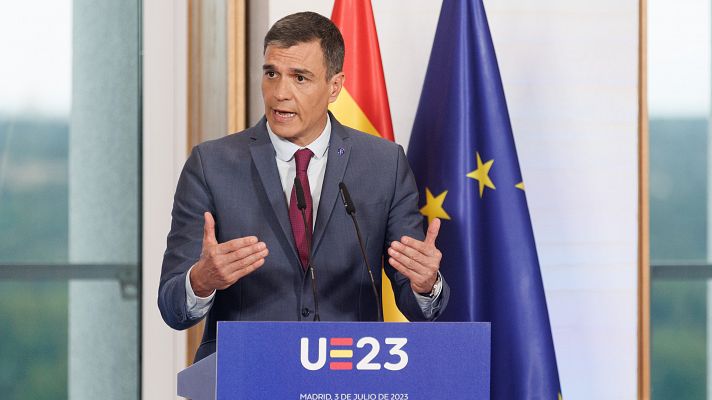 Informativo 24h - Sánchez afea a Feijóo que se refiera a él como "este personaje": "Me han llamado obseso del Falcon, golpista"