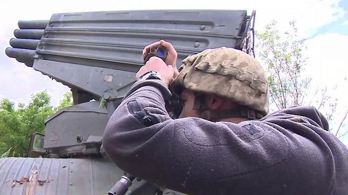 Ataques con artillería de las tropas de Kiev en el frente de Járkov