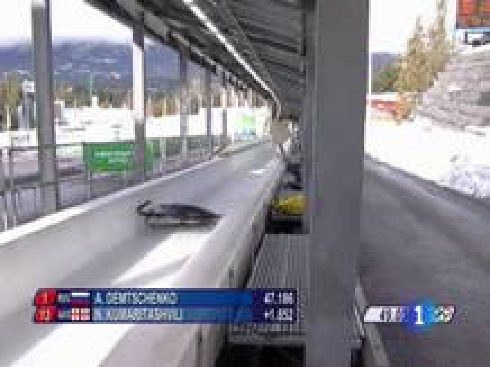 El georgiano Nodar Kumaritashvili, que falleció hoy mientras se entrenaba para la prueba de luge (trineo) de Vancouver 2010, es la primera víctima mortal en unos Juegos Olímpicos de invierno tras la del suizo Nicolas Bochatay en Albertville'92. El accidente se produjo cuando estaba entrenando. Al parecer es una pista muy rápida. La Federación Internacional de Luge ha dicho que no tenía deficiencias pero, aun así, han decidido cambiar el perfil de alguna curva y aumentar la medidas de protección. 