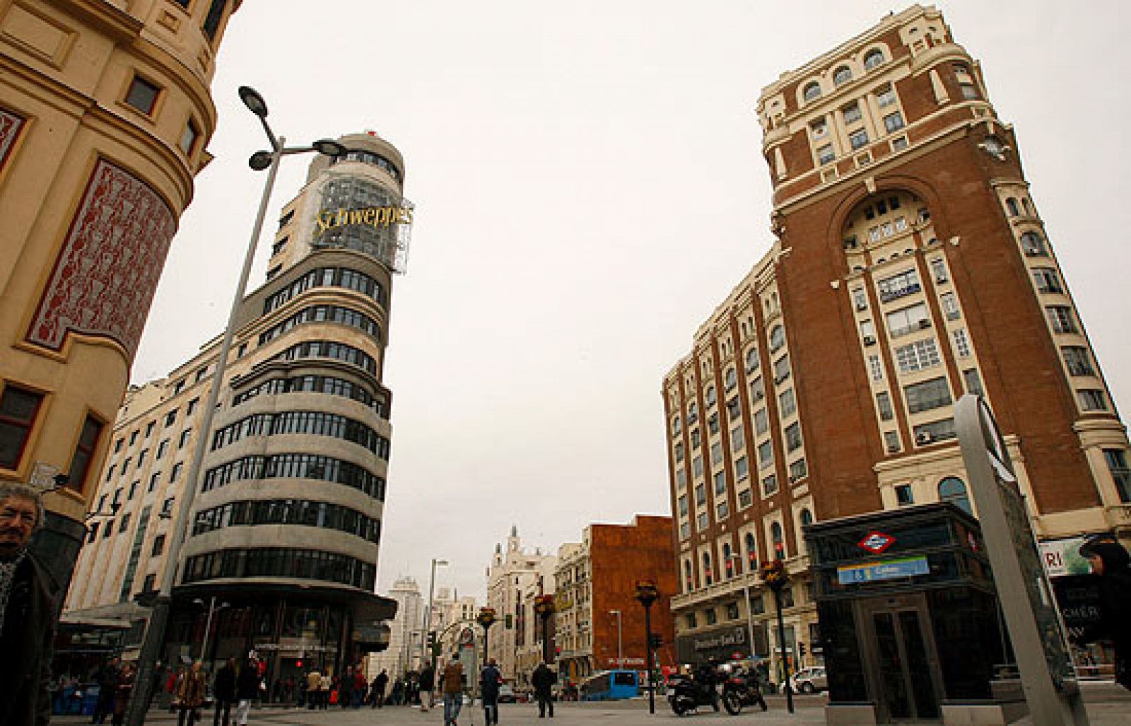 Cabalgata de carnaval por la Gran Vía de Madrid