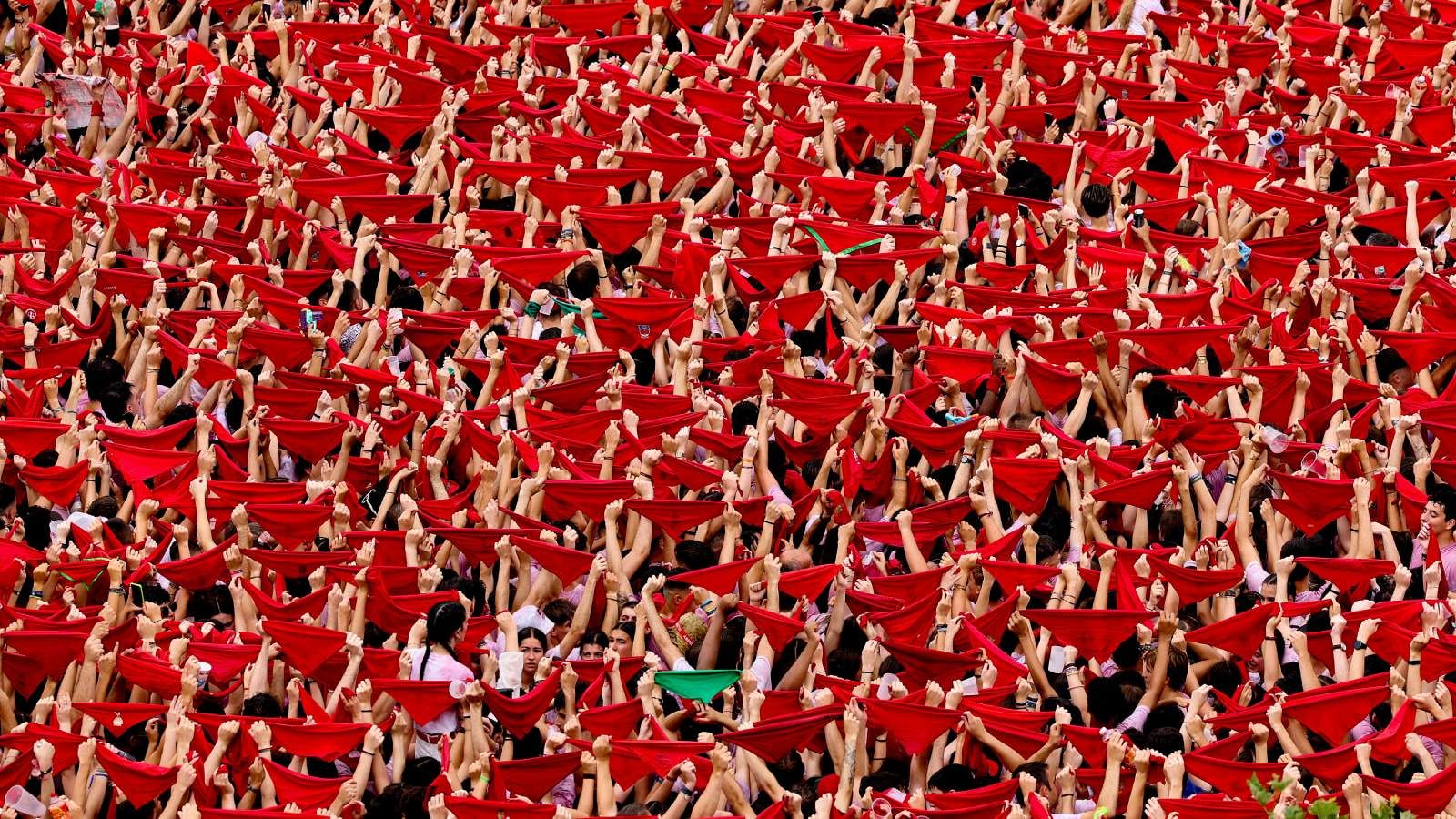 El chupinazo da el pistoletazo de salida a San Fermín | Ver
