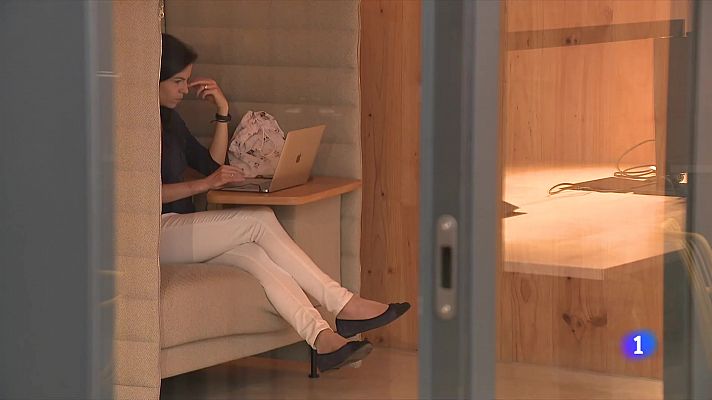 L'Informatiu - Com és l'interior d'un edifici guardonat amb el Premi d'Arquitectura Espanyola?