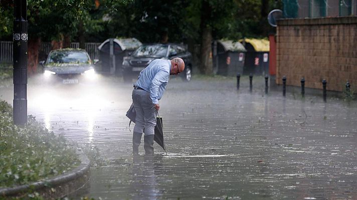 Un frente atlántico trae hoy tormentas en el norte y temperaturas sin grandes cambios