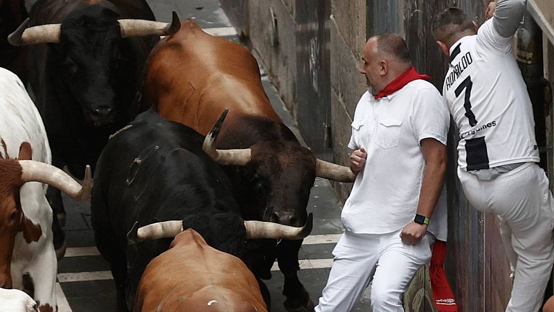 Primer encierro de San Fermín 2023 con toros de La Palmosilla