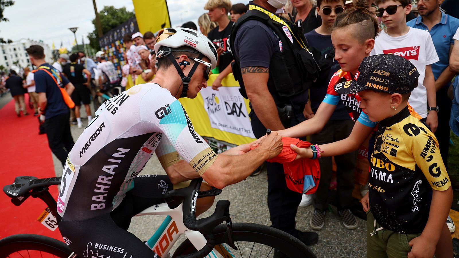 Pello Bilbao: "No me gustaría terminar el Tour y quedarme con la sensación de que he simplemente he seguido al grupo" - ver ahora