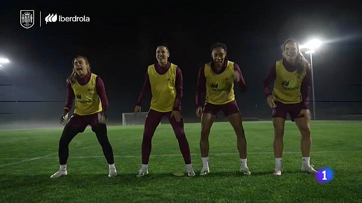 Telediario Fin de Semana - La selección femenina de fútbol ya está en Nueva Zelanda