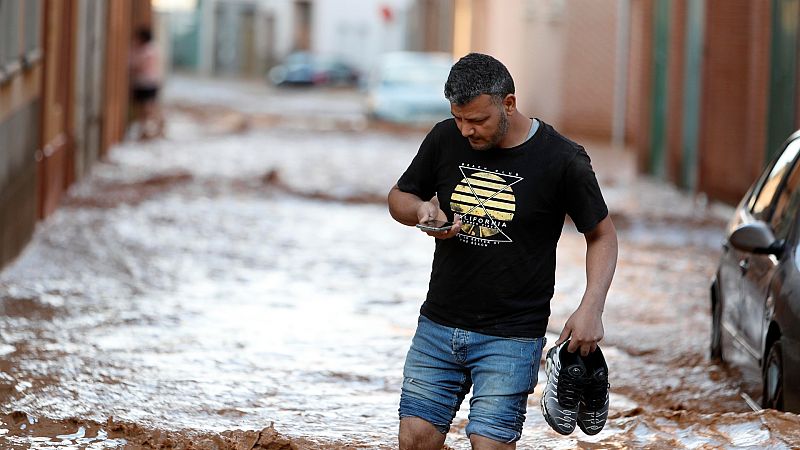 El Rincón de Soto (La Rioja) limpia sus calles y valora los daños tras las riadas del viernes