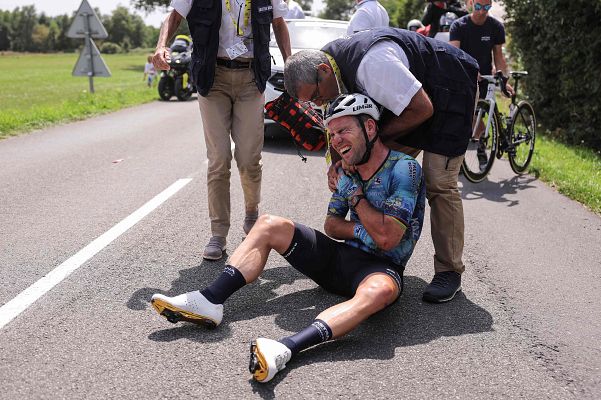 Tour de Francia - Tour 2023 #ElZoom: Cavendish dice adiós a superar el récord de victorias tras romperse la clavícula