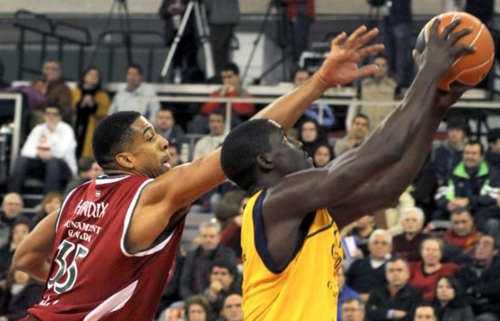 CB Granada 83-80 Gran Canaria