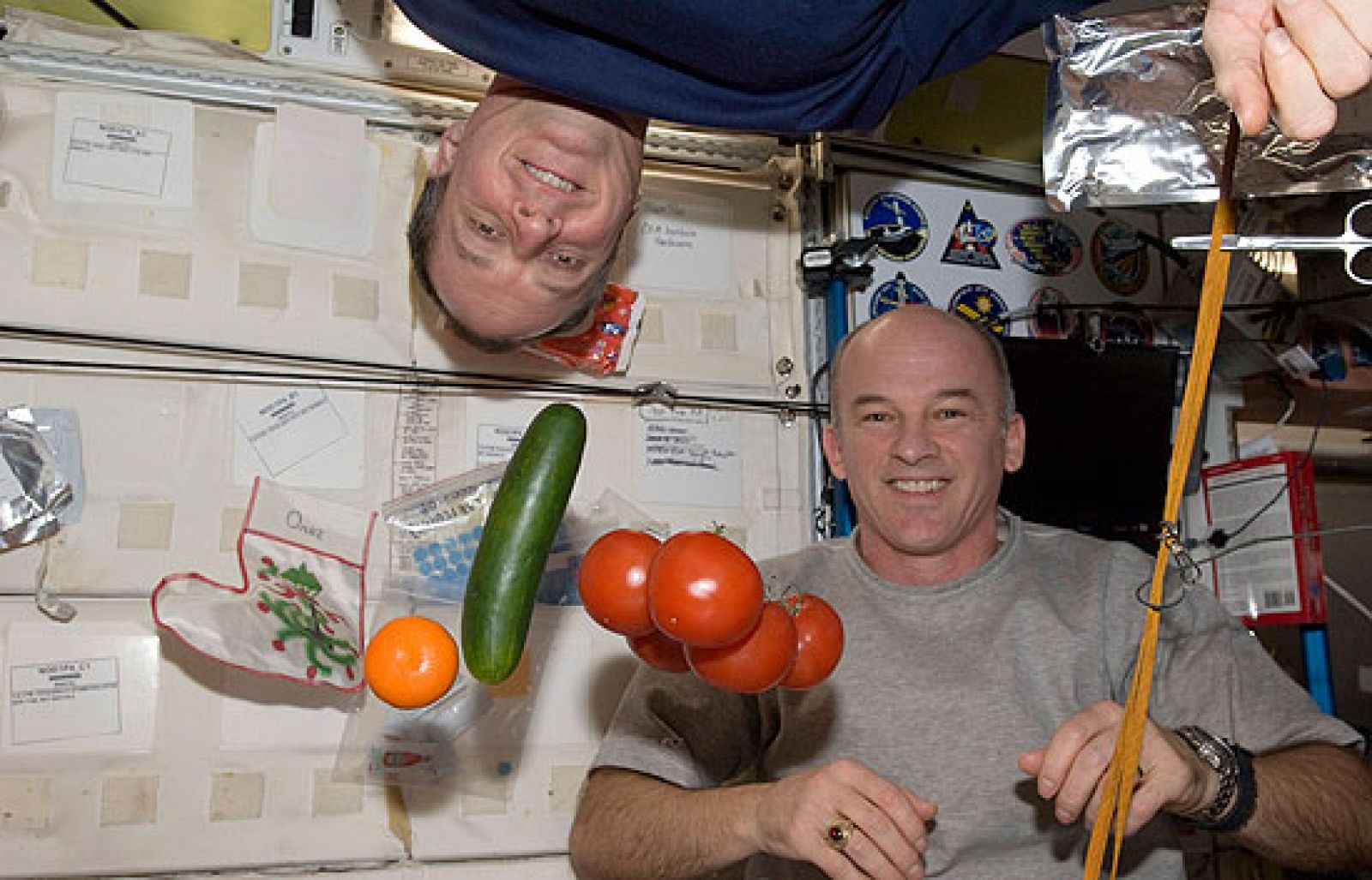 Segundo paseo espacial en la EEI de los tripulantes del transbordador Endeavour