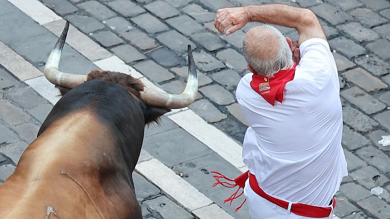 Corredor de los encierros de San Fermín: "Si no tuviéramos ese miedo al toro, no sería lo mismo" - Ver ahora