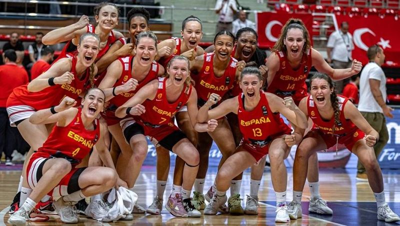 Espa�a gana a Serbia y se cuelga el bronce del Europeo femenino sub-18