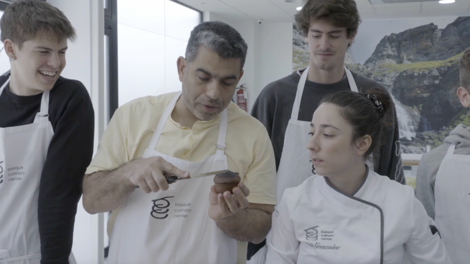 Clase de inicio a la pastelería de MasterChef 11