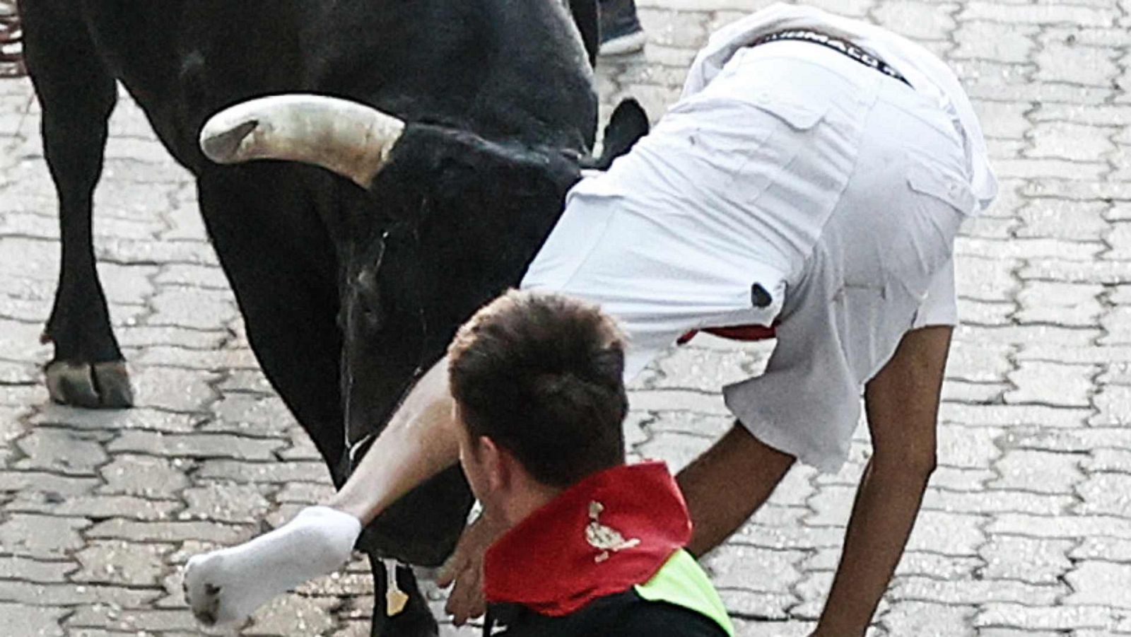 Séptimo encierro de San Fermín, con la ganadería Victoriano del Río: mira la carrera comentada y a cámara lenta